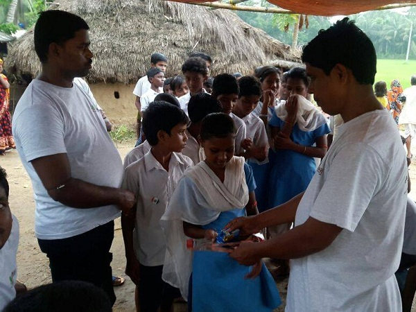 gift a Hand — Aahwahan Foundation